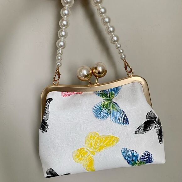 Handmade Genuine Leather Butterfly Embossed Kisslock Clutch with Small Purse Set - Picture 5 of 16